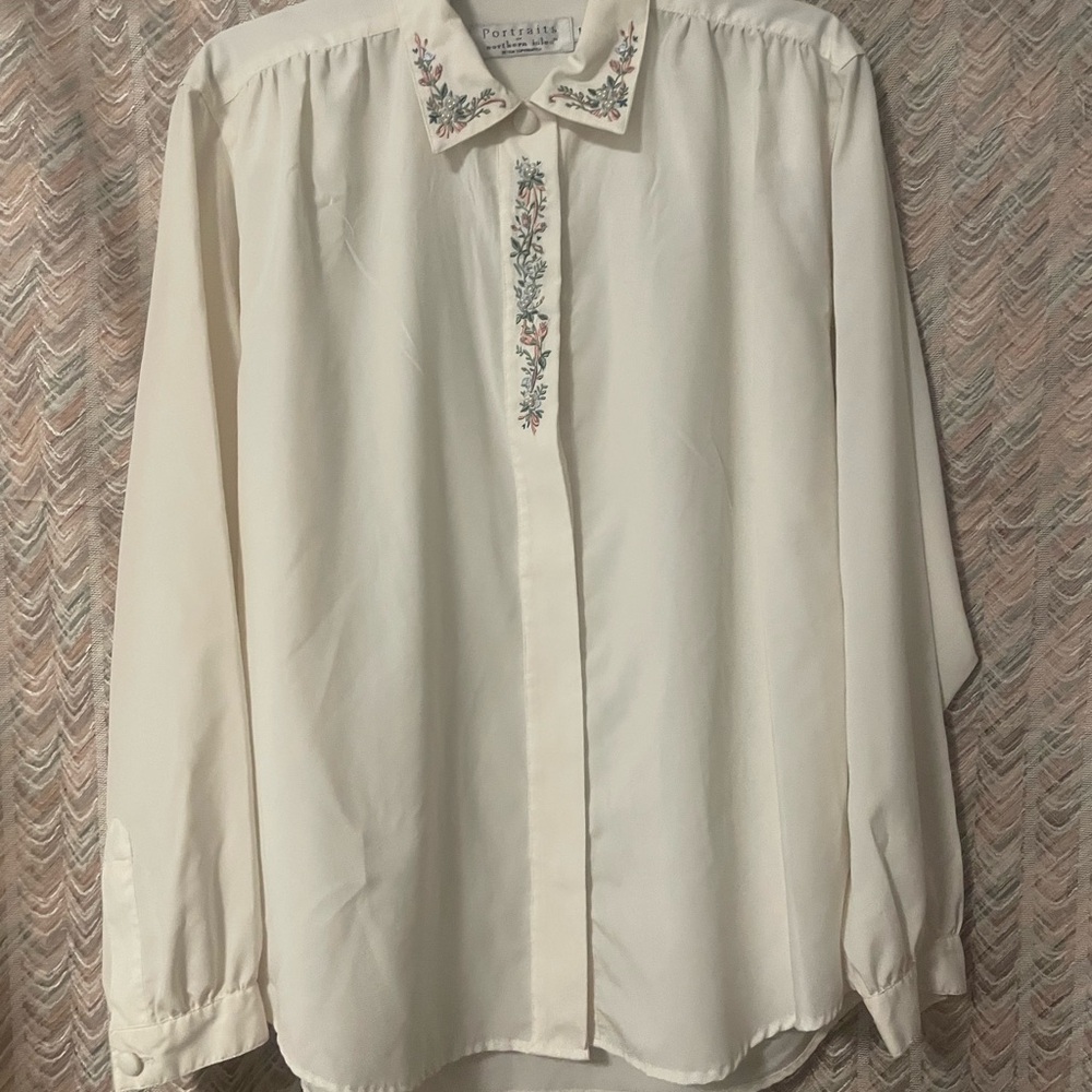 Embroidered Cream Blouse - Picture 2 of 4